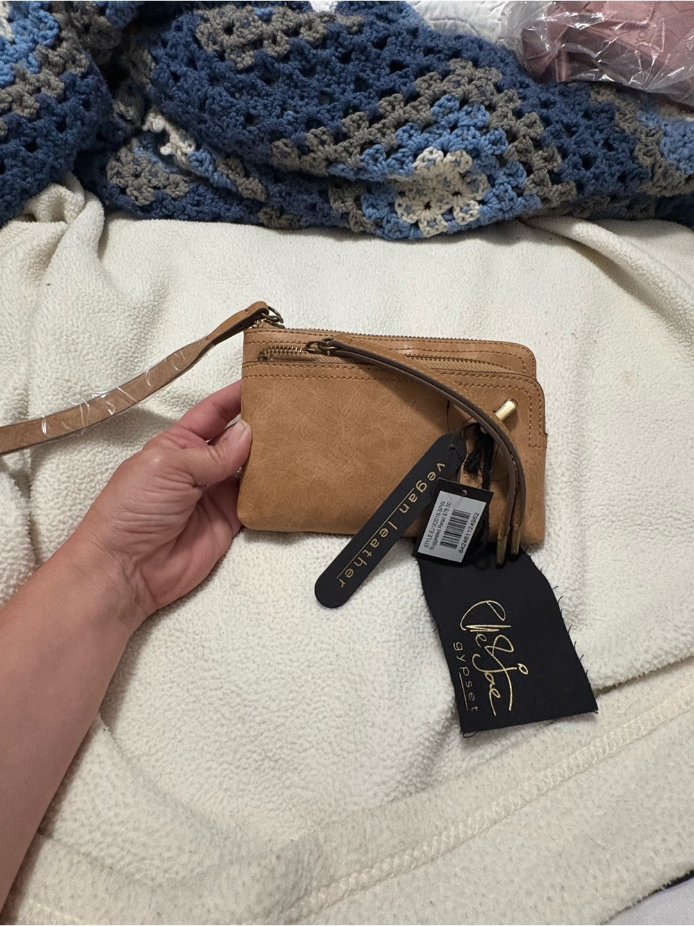Elle Jae WAIMEA BAY WRISTLET IN SPARROW - Picture 7 of 9
